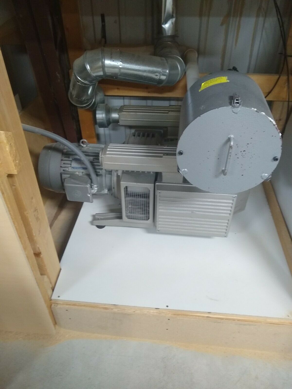 9 Becker Vacuum Pump